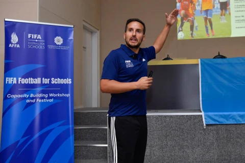 FIFA nümayəndələri Bakıda fiziki tərbiyə müəllimləri üçün seminar keçiriblər