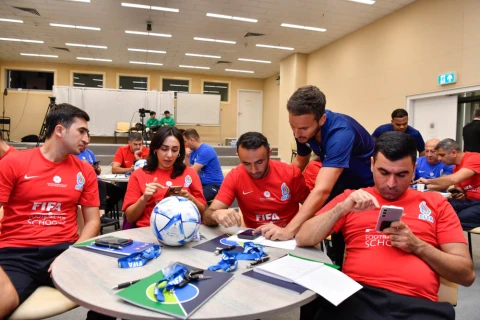FIFA nümayəndələri Bakıda fiziki tərbiyə müəllimləri üçün seminar keçiriblər