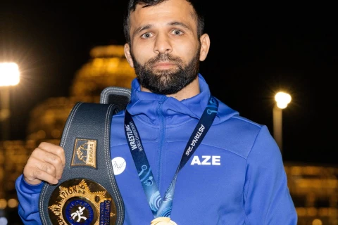 İki qızıl və bir gümüş medal qazanan güləşçilərimiz Bakıda  təntənəli qarşılanıblar