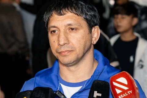 İki qızıl və bir gümüş medal qazanan güləşçilərimiz Bakıda  təntənəli qarşılanıblar