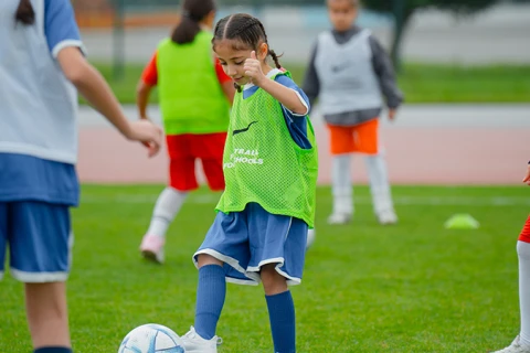 Xristo Stoiçkov Bakıda 120-dən çox uşağın iştirak etdiyi futbol festivalına qatıldı