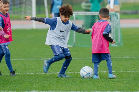 Xristo Stoiçkov Bakıda 120-dən çox uşağın iştirak etdiyi futbol festivalına qatıldı