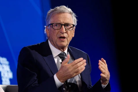 Bill Qeyts süni intellektin idmanı əvəz edə bilməyəcəyi açıqlayıb