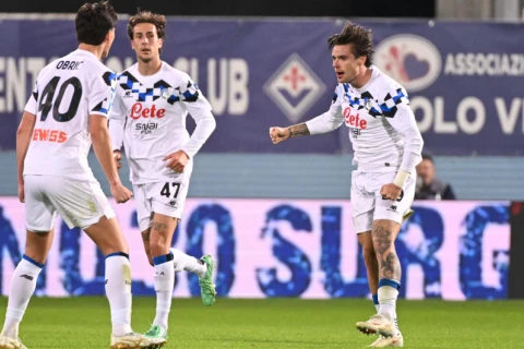 “Fiorentina” və “Atalanta” dörd qolluq matçda qalibi müəyyənləşdirə bilmədilər, “Frozinone”dən darmadağın