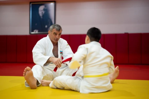 Olimpiya çempionu adaptiv cüdo məşqinə qatıldı - FOTO