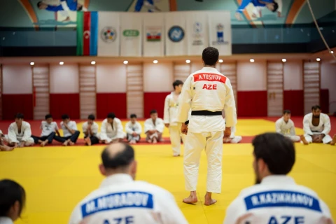 Olimpiya çempionu adaptiv cüdo məşqinə qatıldı - FOTO