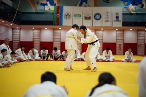 Olimpiya çempionu adaptiv cüdo məşqinə qatıldı - FOTO