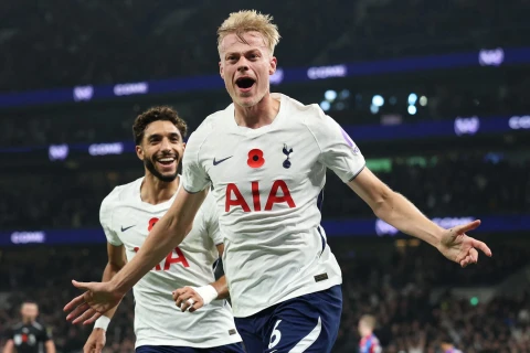 “Tottenhem” 616 günlük həsrətə son qoydu - “Kristal Palas”a qarşı qələbə